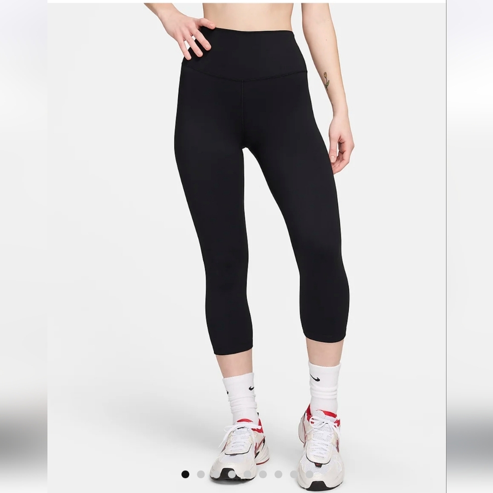 Nike High-Rise Cropped Leggings Black/White Size L